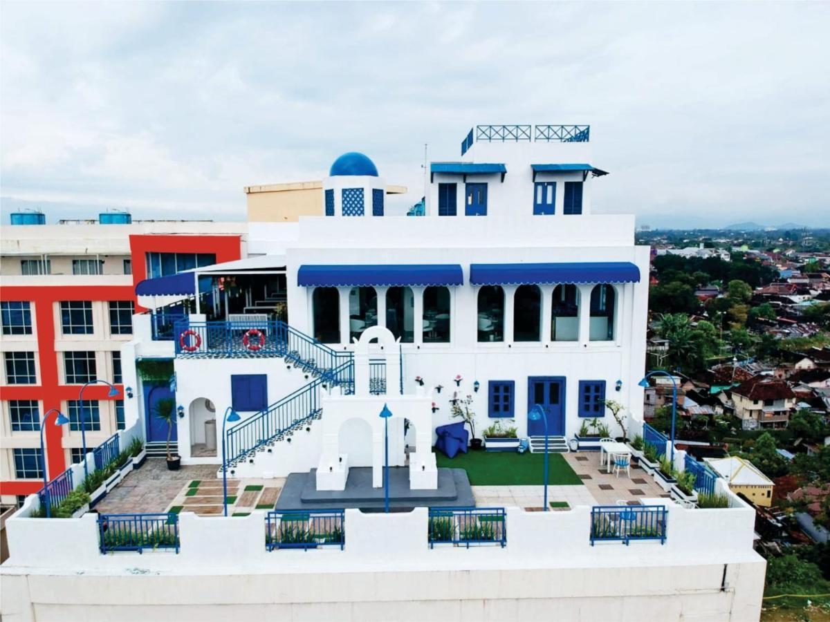 Cavinton Hotel Malioboro Yogyakarta By Tritama Hospitality Extérieur photo