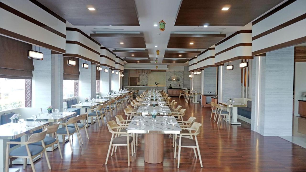 Cavinton Hotel Malioboro Yogyakarta By Tritama Hospitality Extérieur photo