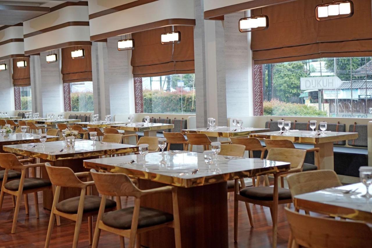 Cavinton Hotel Malioboro Yogyakarta By Tritama Hospitality Extérieur photo