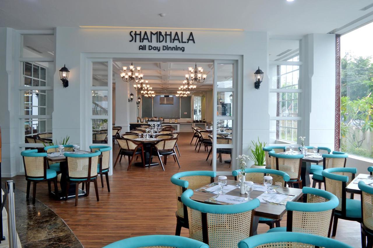 Cavinton Hotel Malioboro Yogyakarta By Tritama Hospitality Extérieur photo
