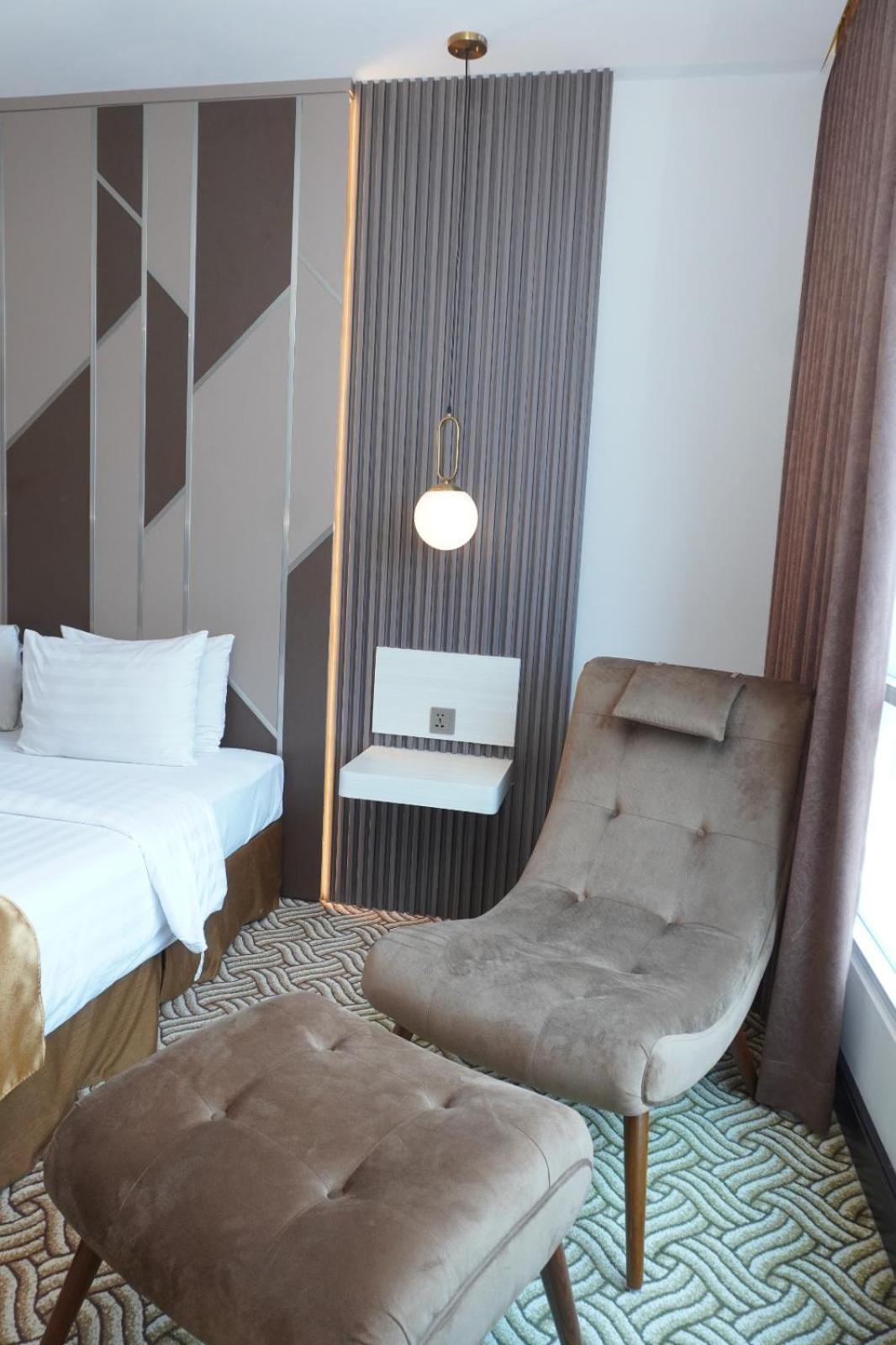 Cavinton Hotel Malioboro Yogyakarta By Tritama Hospitality Extérieur photo