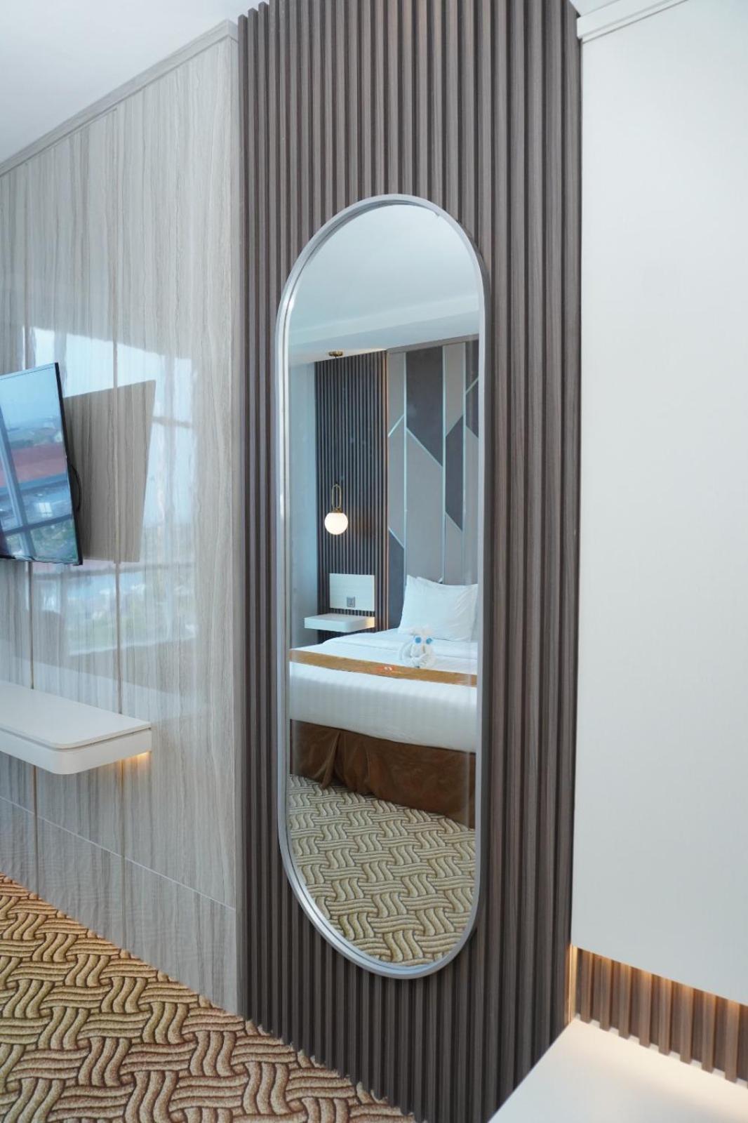 Cavinton Hotel Malioboro Yogyakarta By Tritama Hospitality Extérieur photo