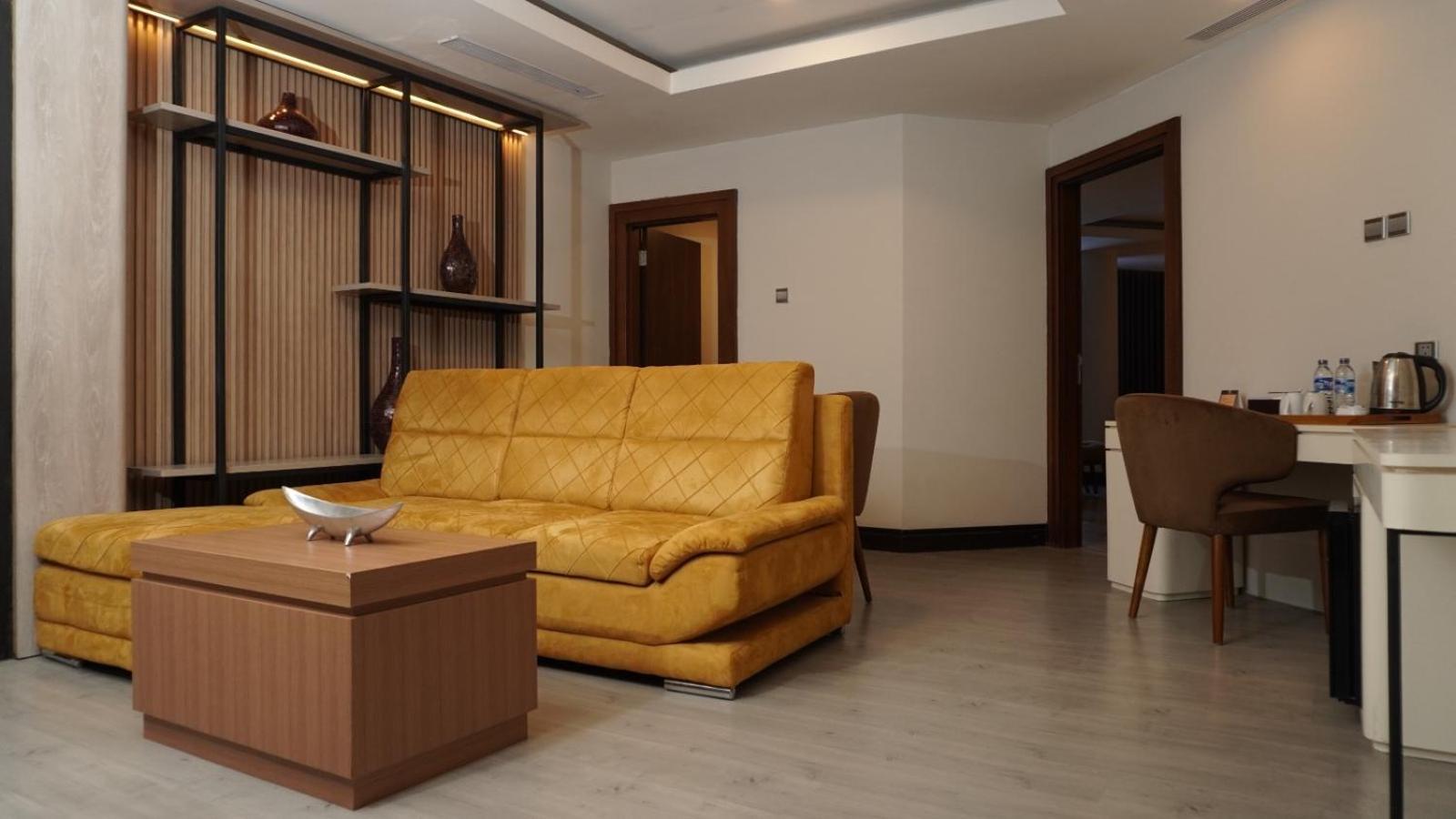 Cavinton Hotel Malioboro Yogyakarta By Tritama Hospitality Extérieur photo