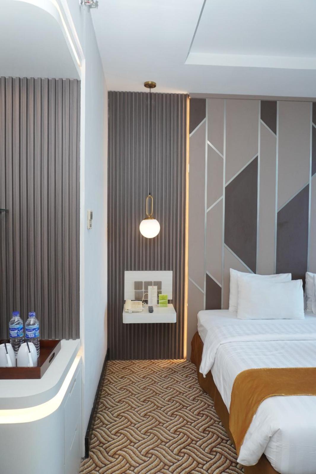 Cavinton Hotel Malioboro Yogyakarta By Tritama Hospitality Extérieur photo