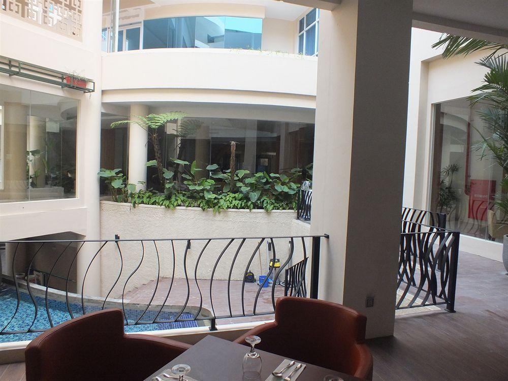 Cavinton Hotel Malioboro Yogyakarta By Tritama Hospitality Extérieur photo