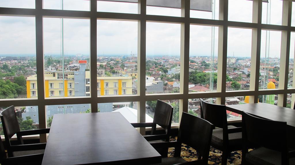 Cavinton Hotel Malioboro Yogyakarta By Tritama Hospitality Extérieur photo