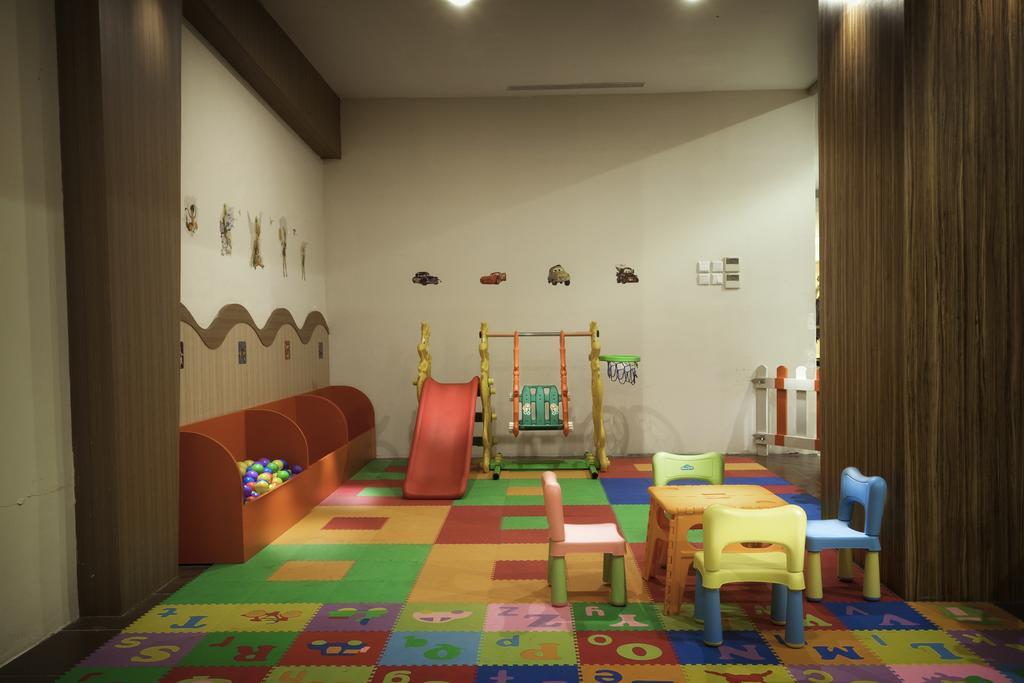 Cavinton Hotel Malioboro Yogyakarta By Tritama Hospitality Extérieur photo