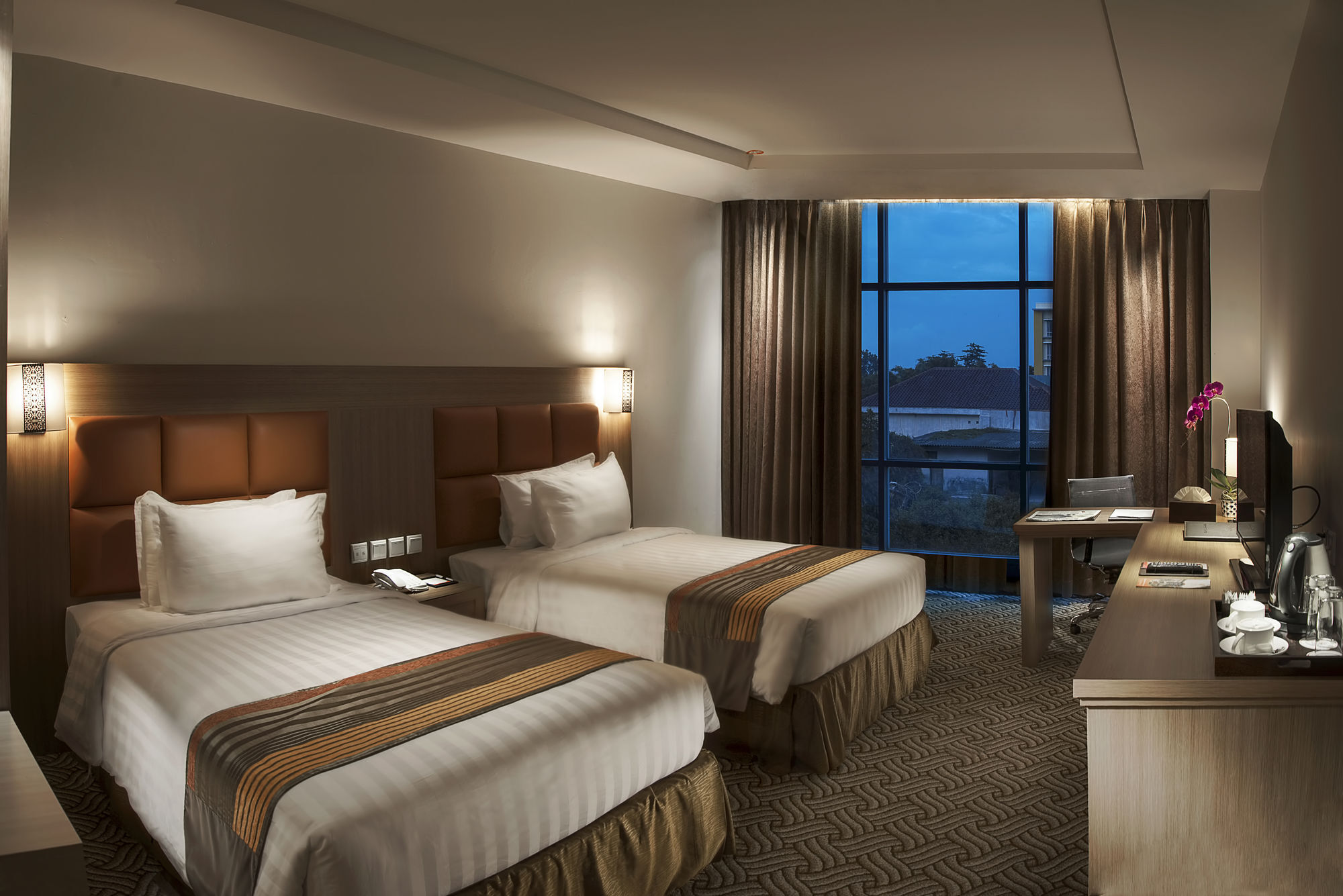 Cavinton Hotel Malioboro Yogyakarta By Tritama Hospitality Extérieur photo
