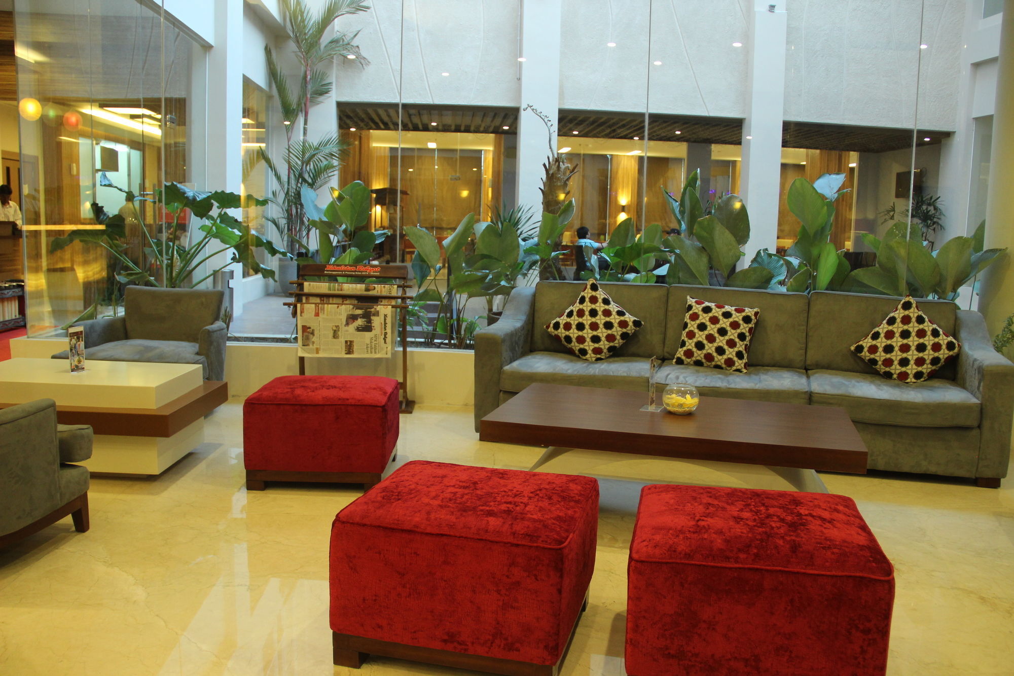 Cavinton Hotel Malioboro Yogyakarta By Tritama Hospitality Extérieur photo
