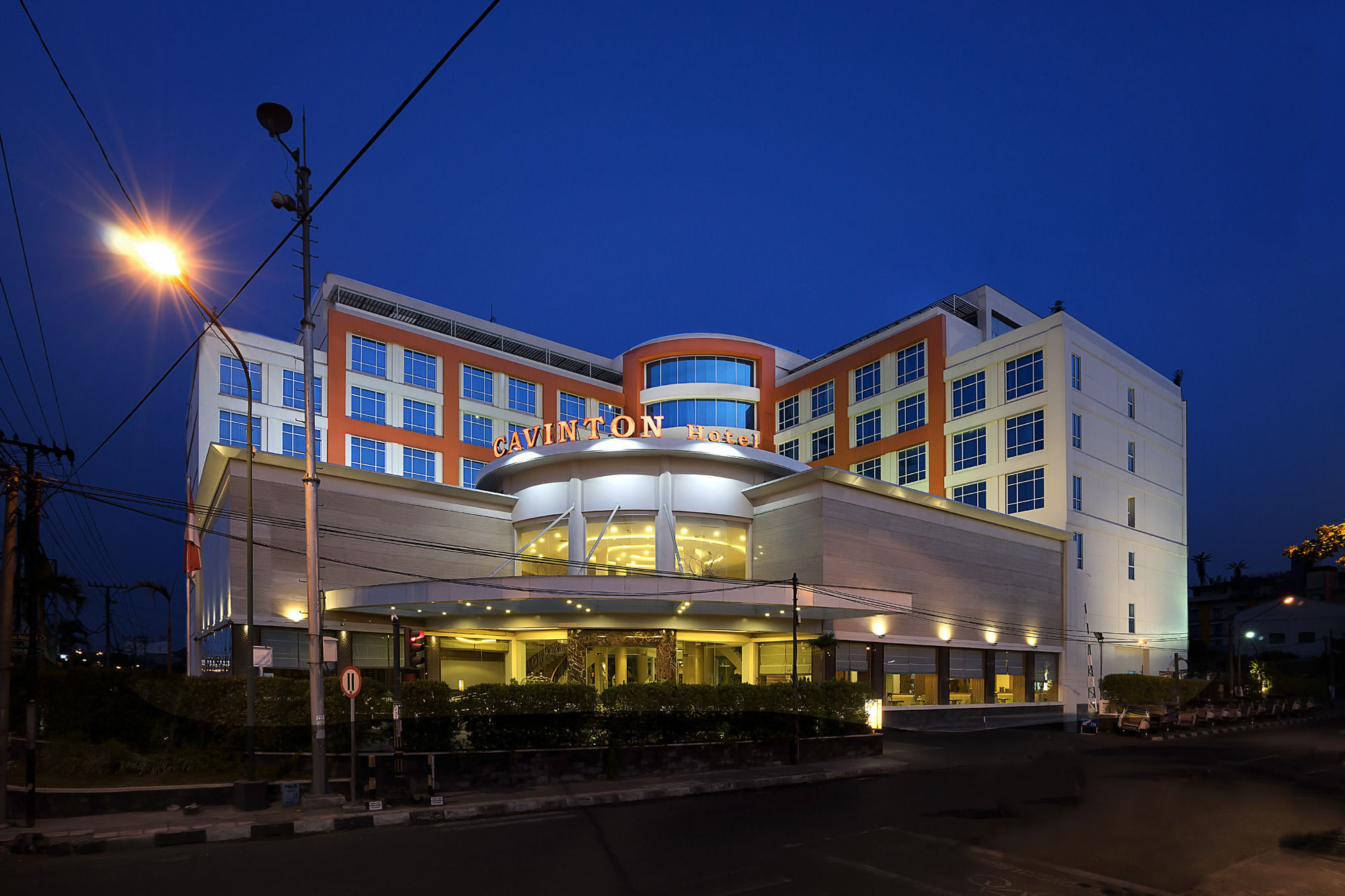 Cavinton Hotel Malioboro Yogyakarta By Tritama Hospitality Extérieur photo