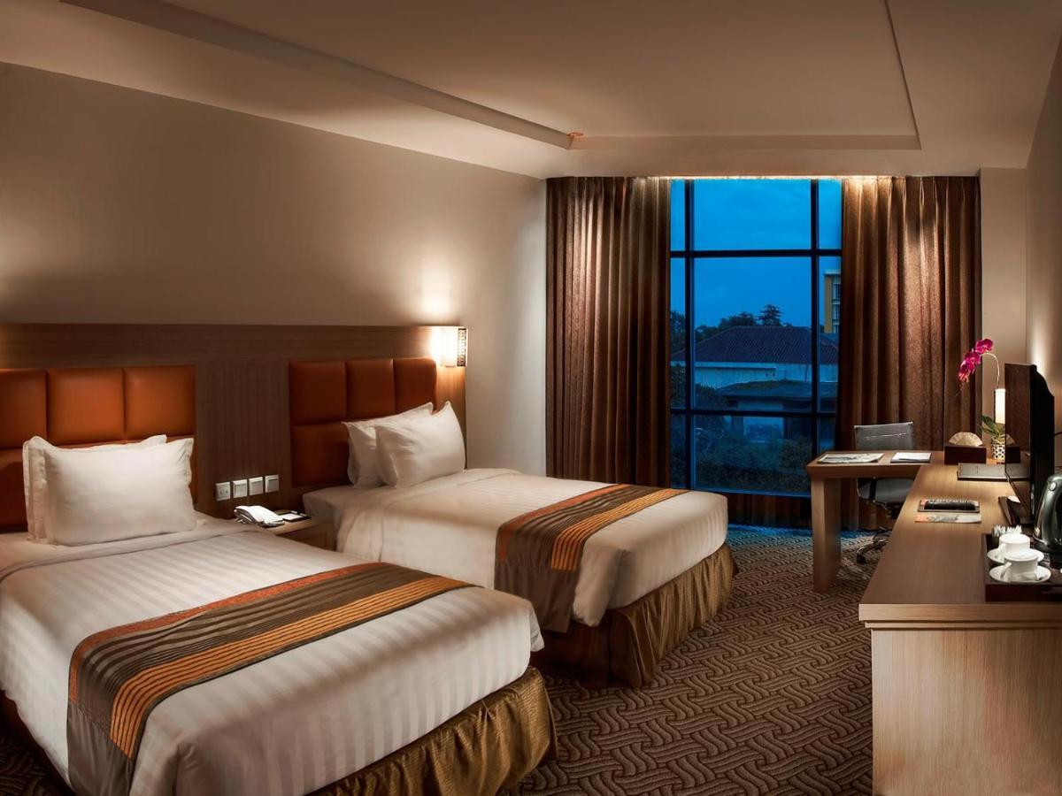 Cavinton Hotel Malioboro Yogyakarta By Tritama Hospitality Extérieur photo
